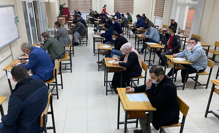 Oto alım satım yapanlar sınava girdi