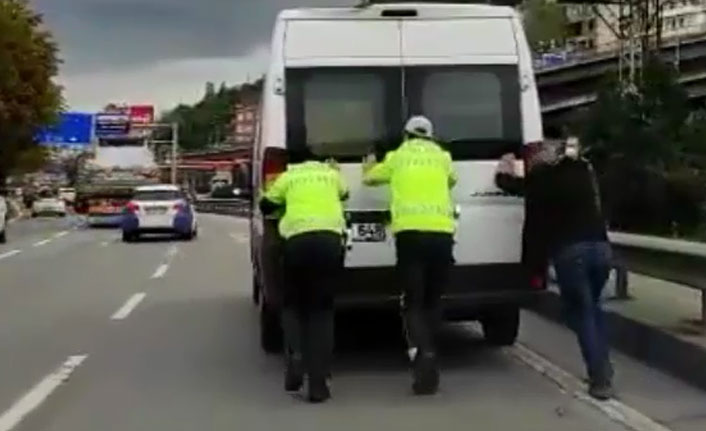 Trabzon’da yolda kalan araca emniyet desteği