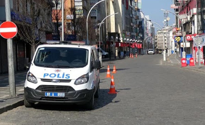 Trabzon'da kısıtlamaya uymayan 64 kişiye ceza