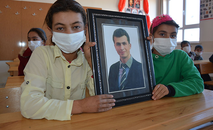 Necmettin öğretmenin okulunda hüzünlü anma