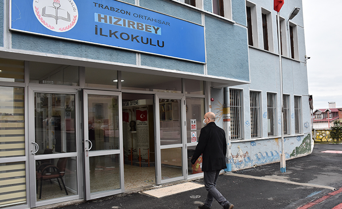 Trabzon'da Kovid-19'u yenen okul müdüründen "kurallara uyun" çağrısı