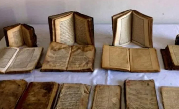 Osmanlı dönemine ait el yazma kitaplar ele geçirildi