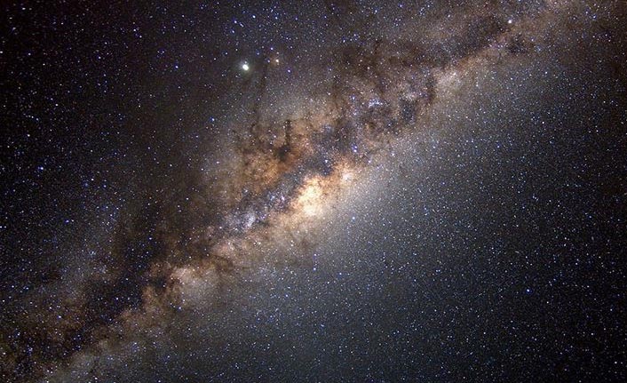 Dünya kara deliğe sanılandan daha yakın