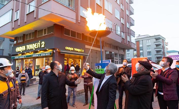 Adnan Günnar Akçaabat'ta doğalgaz ateşini yaktı