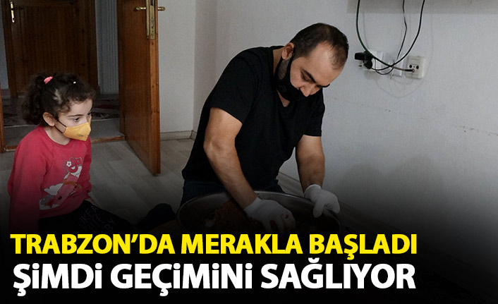 Evde çiğ köfte yaparak geçimini sağlıyor
