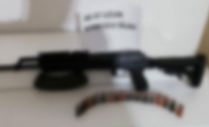 Aracında uzun namlulu silah çıktı