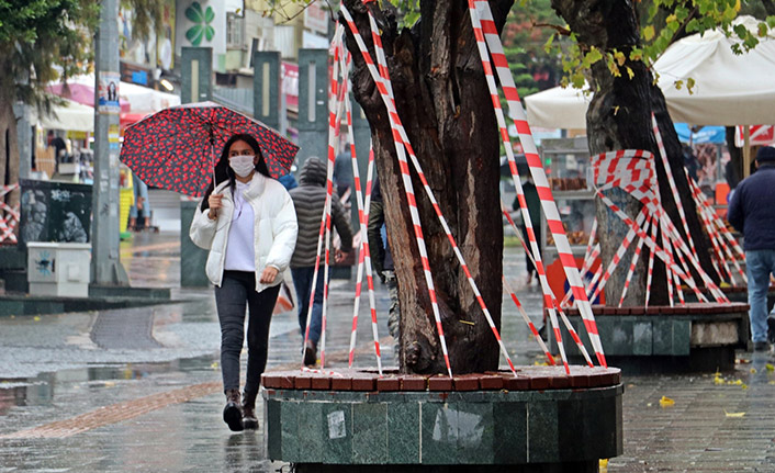 Koronavirüs vakaları iki katına çıkınca baklar şeritle kapatıldı