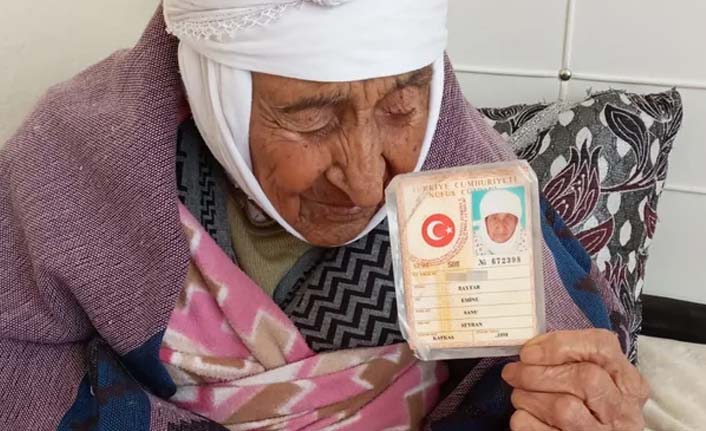 Türkiye’nin en yaşlı kadını hayatını kaybetti