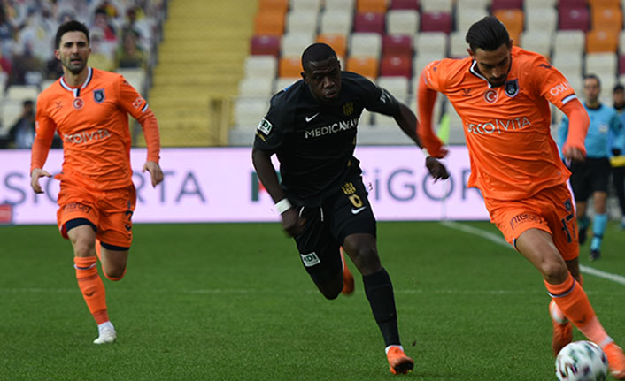 Yeni Malatyaspor ile Başakşehir nefes kesen maçta puanları paylaştı