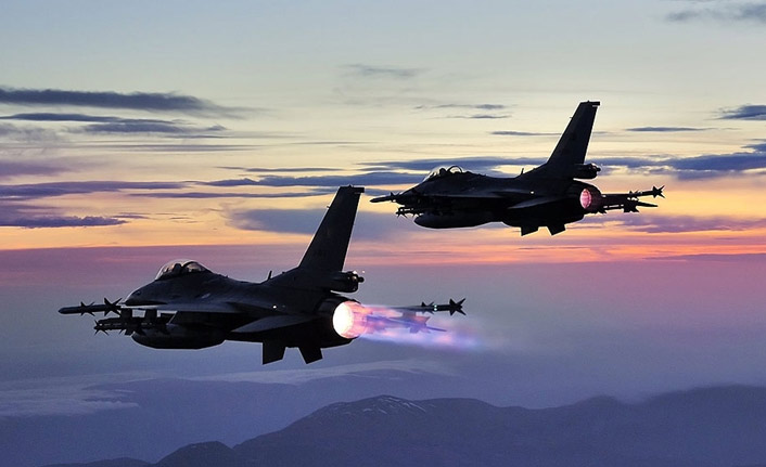 Kuzey Irak'a hava harekatı: 11 terörist...