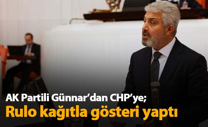 AK Parti’den CHP’ye; Rulo kağıtla gösteri yaptı