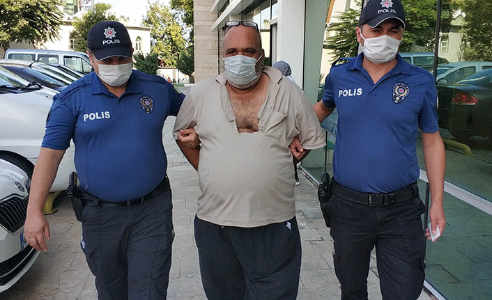 Kızını bıçaklayan Iraklı doktora 1.5 yıl hapis