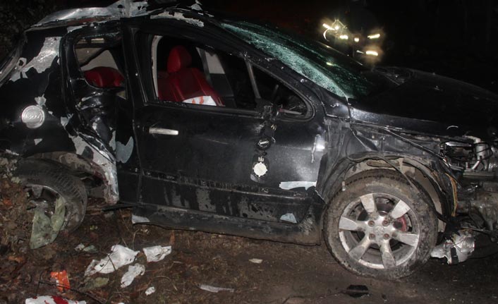 Araç elektrik direğine çarptı: 1 ölü