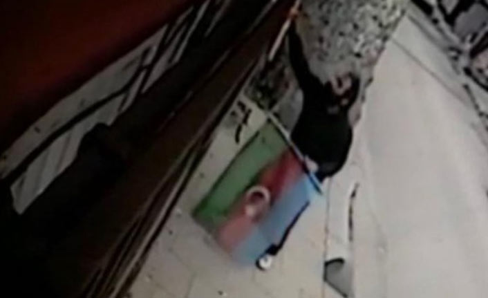 Azerbaycan ve Türk bayraklarına çirkin saldırı!