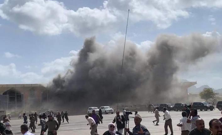 Bakanların inişi sırasında Havalimanında patlama