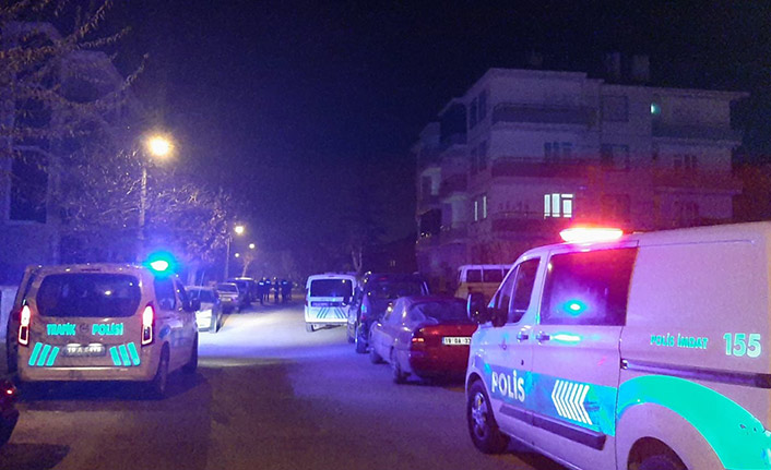 Tartıştığı eşini boğarak öldürdü