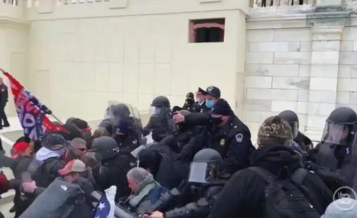 Trump destekçileri Kongre binasını bastı