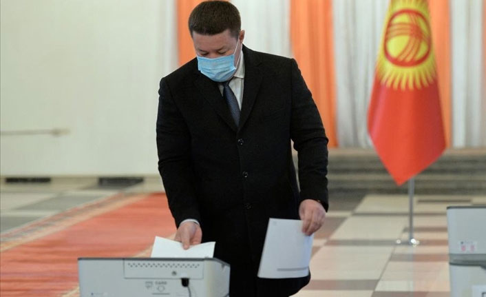 Kırgızistan'da halk sandık başında
