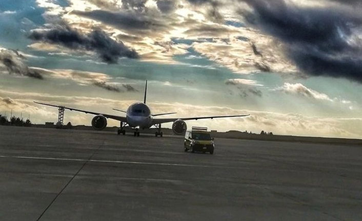 Havada koronavirüs paniği! Uçak zorunlu iniş yaptı