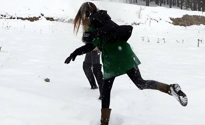 Bayburt'ta kar keyfi