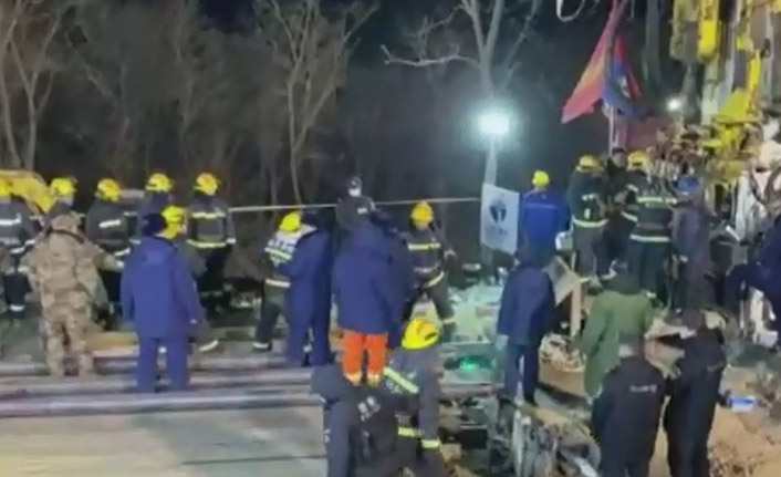 Çin'de Altın madeninde patlama: 22 madenci mahsur kaldı