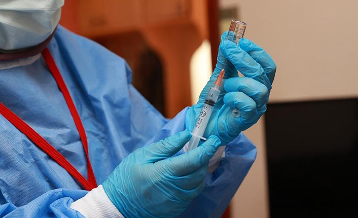 Kovid-19 aşısı yaptıranların sayısı 950 bini geçti