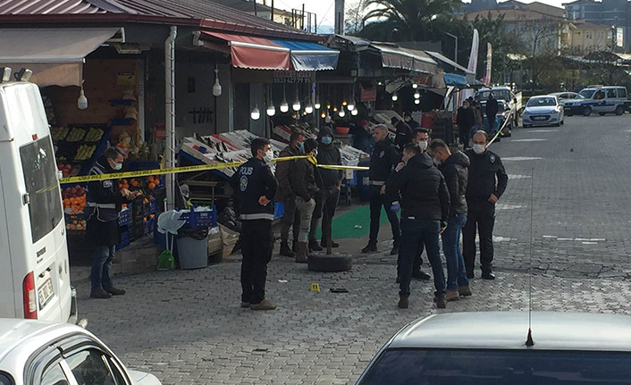 Tartıştığı yeğenini Emniyet Müdürlüğü önünde vurdu
