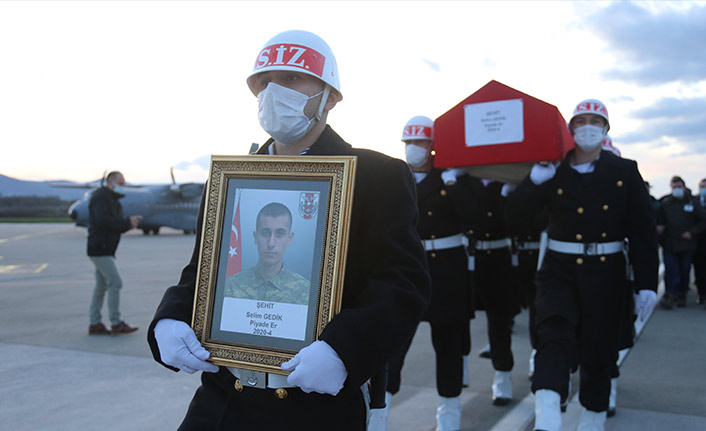 Şehit askerin naaşı memleketine getirildi