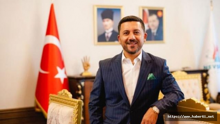 Belediye Başkanı canlı yayında istifa etti