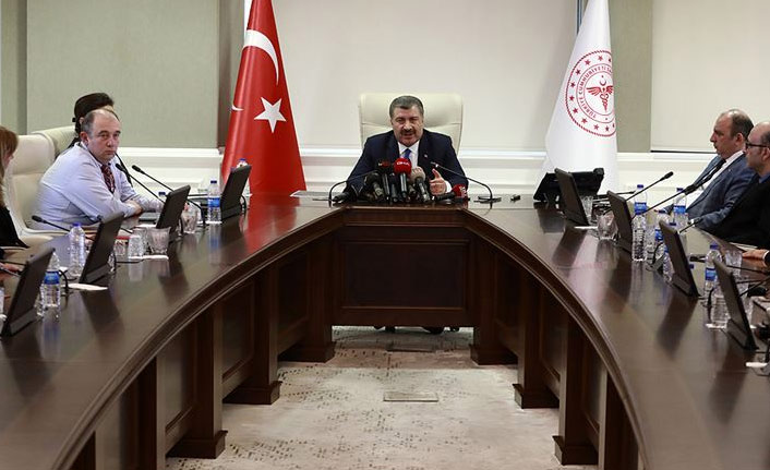 Bakan Koca Bilim Kurulu Toplantısına Bugün Video Konferansla Katılacak