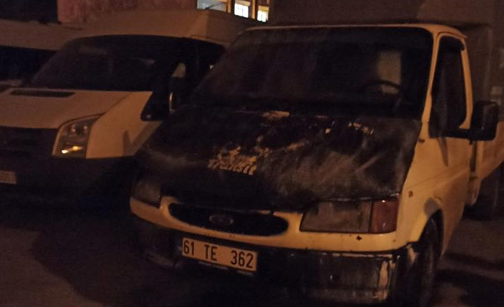 Bafra’da Park Halindeki Kamyonette Çıkan Yangın Korkuttu