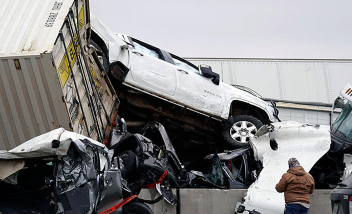 İnanılmaz kaza! 100 araç birbirine girdi