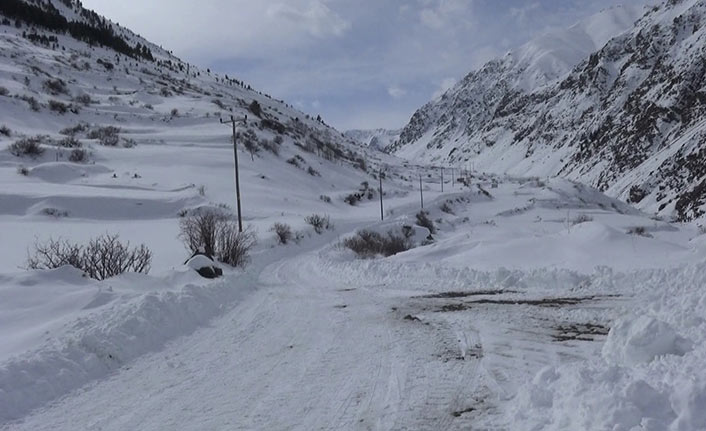 Turistlerin kayak için yeni gözdesi Yusufeli oldu