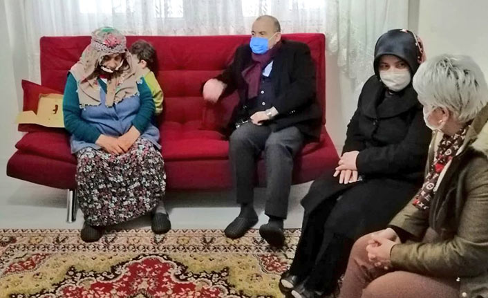 Valisi Ustaoğlu'ndan şehit ailesine ziyaret