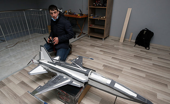 Trabzonlu genç model uçak yaptı