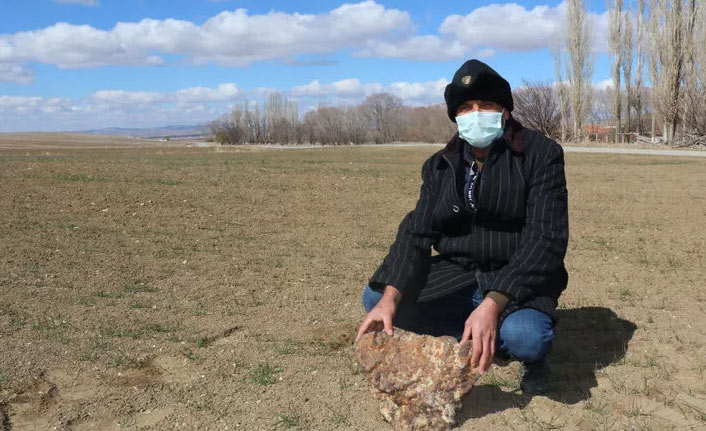 Çiftçi tarlasında bulduğu göktaşını 180 bin Dolar'a sattı!