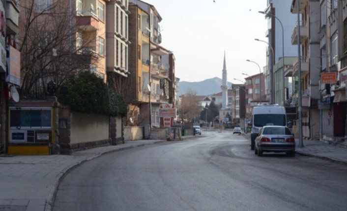 Kırmızı alarm veren ilde tam kapanma