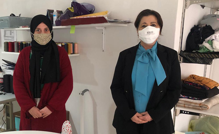 İYİ Partili Neşe Ay esnaf kadınları ziyaret etti