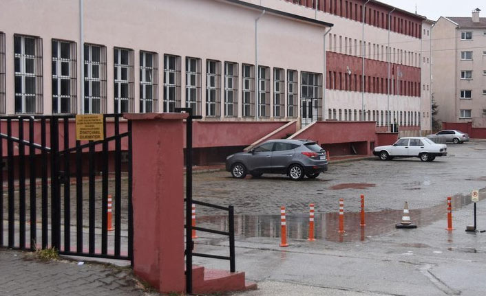 Okulda karantina! Öğretmenin testi pozitif çıkınca...