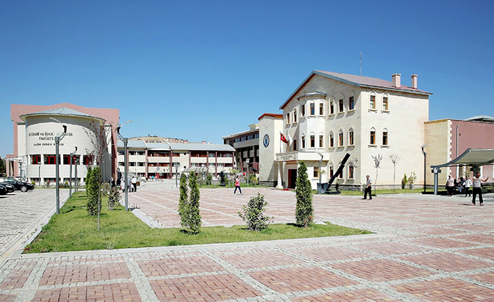 Bayburt Üniversitesi'nde seçim heyecanı başladı