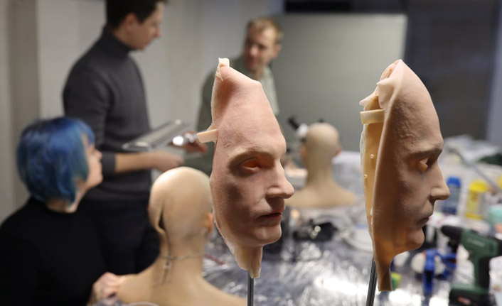  Rus Robot şirketinden hiper-gerçekçi insansı robot atağı!