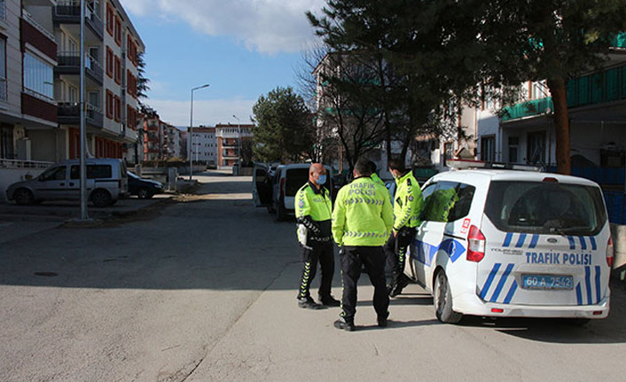 Karantinadaki mahallede bıçaklı saldırı