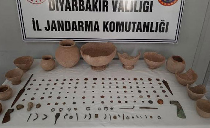 160 tarihi eseri 250 bin liraya satacaklardı!