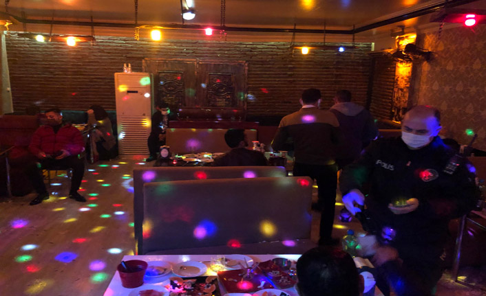 Çok yüksek riskli Konya'da eğlence yaptılar! Ceza yağdı