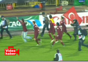 Rubin'de Türk Bayraklı Kutlama