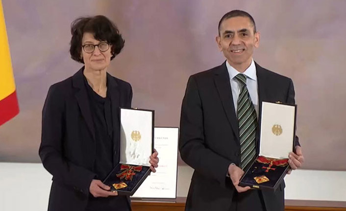 BioNTech kurucularına Almanya'da Liyakat Nişanı verildi