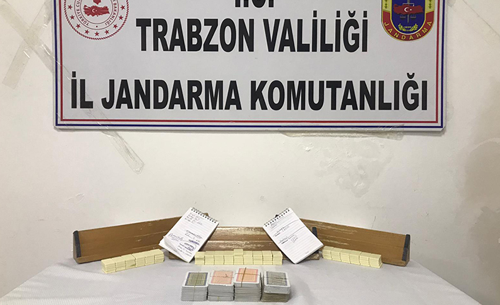 Trabzon'da evlere kumar baskını; 23 kişiye 88 bin 482 lira ceza