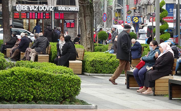 Trabzon’da park ve bahçeler boş kalmıyor