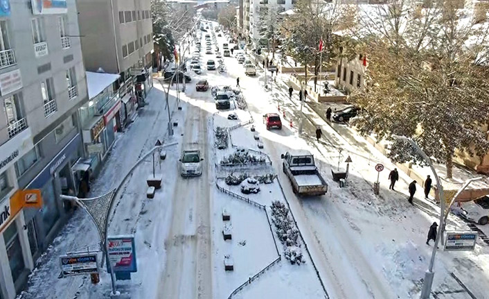 Bayburt’ta kar yağışı etkisini sürdürüyor