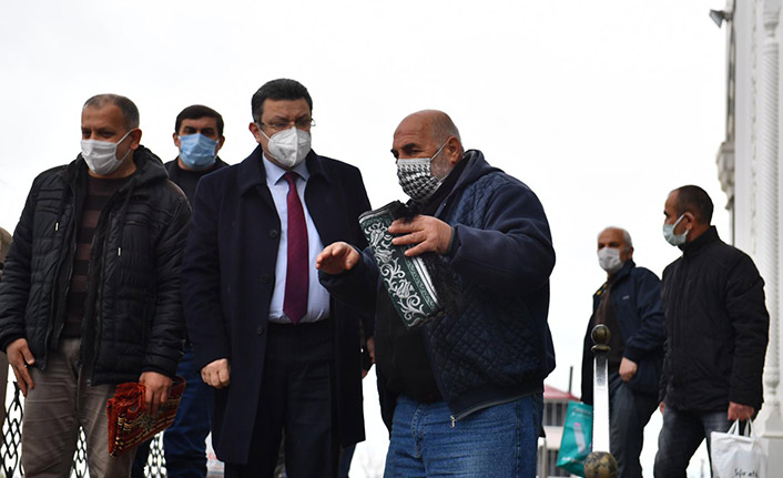 Başkan Genç, Yalıncak’ta vatandaşları dinledi